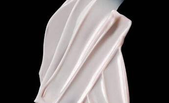 A WRAPPING CREAM-GEL FOR A SILKY TEXTURE
